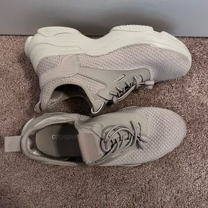 Cushionaire platform sneakers
